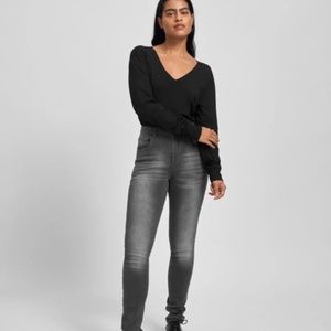 Universal Standard Long Sleeve V Rex